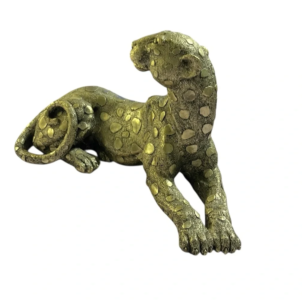 Leopard seated figurine